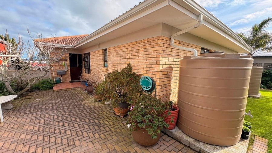 3 Bedroom Property for Sale in Fraaiuitsig Western Cape